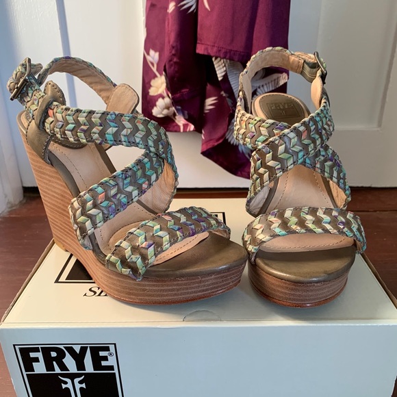 Cortina Whipstitch Platform Frye Sandals